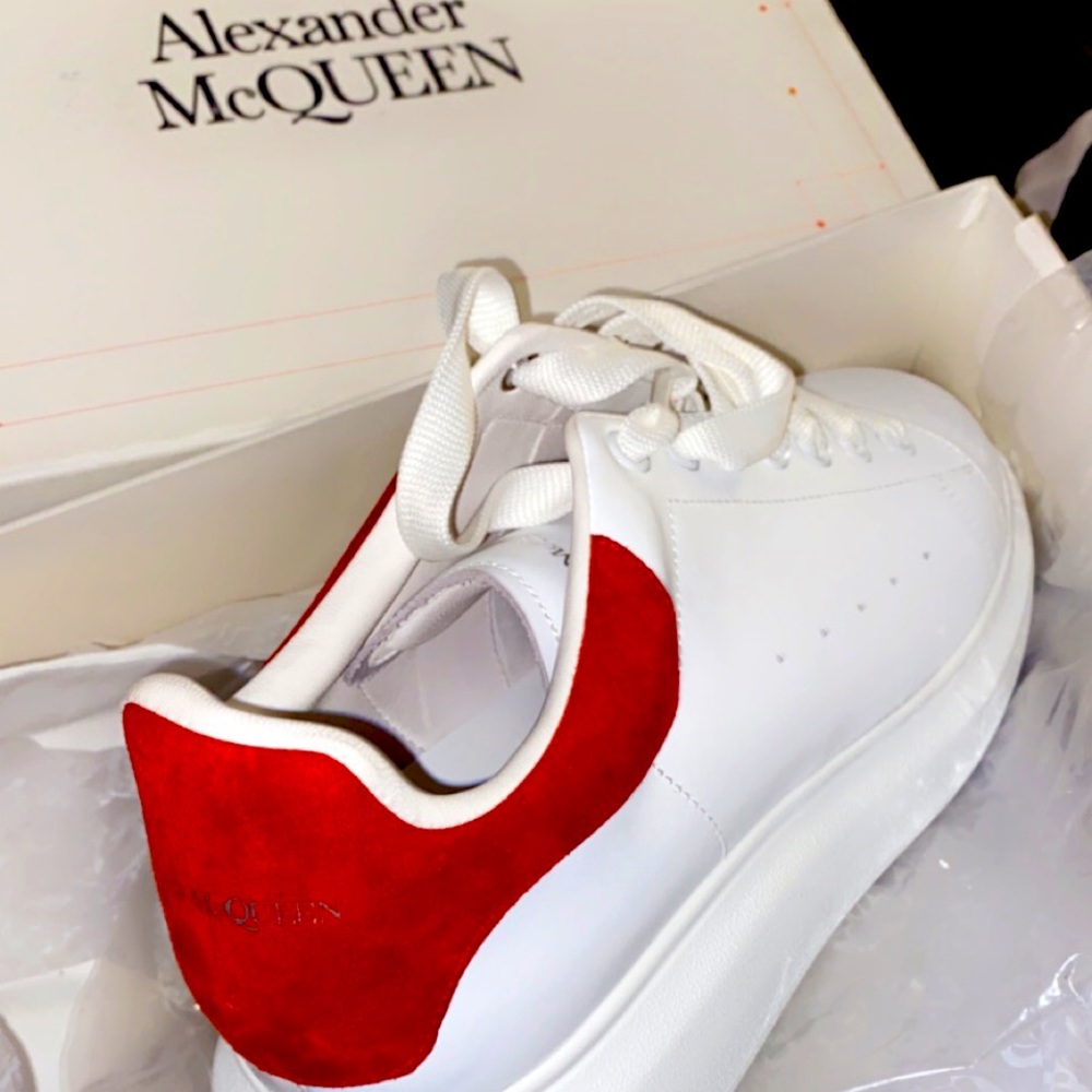 Alexander McQueens brand new never worn